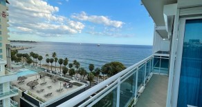 ID- 9961 APARTAMENTO EN LUJUOSA TORRE FRENTE AL MAR – GAZCUE